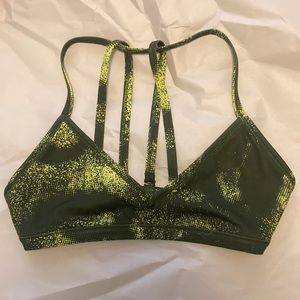 Green gym shark bra 🍀